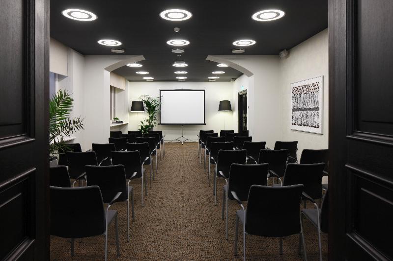 Neiburgs Hotell 4*